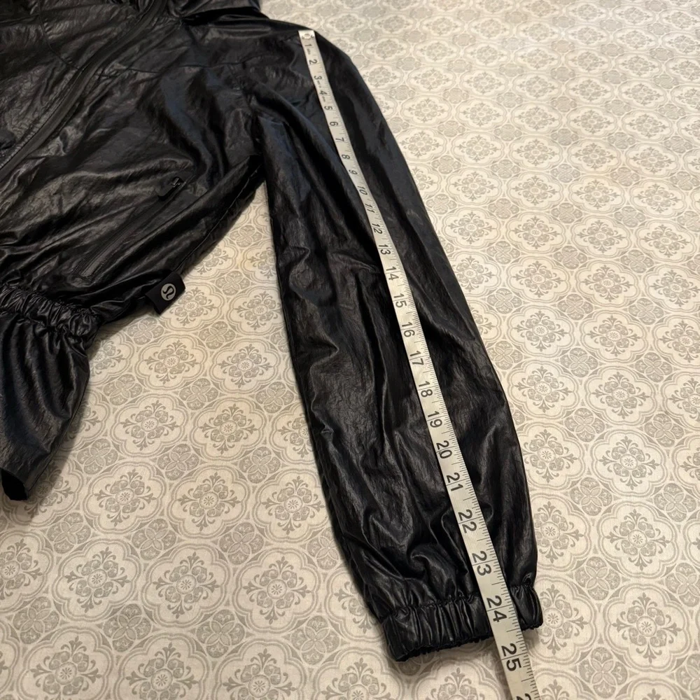 Lululemon Stronger as One Jacket *lululemon X Barrys Matte Black Foil Size 2